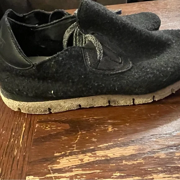 OTBT Black Women's Sneakers - Picture 4 of 6